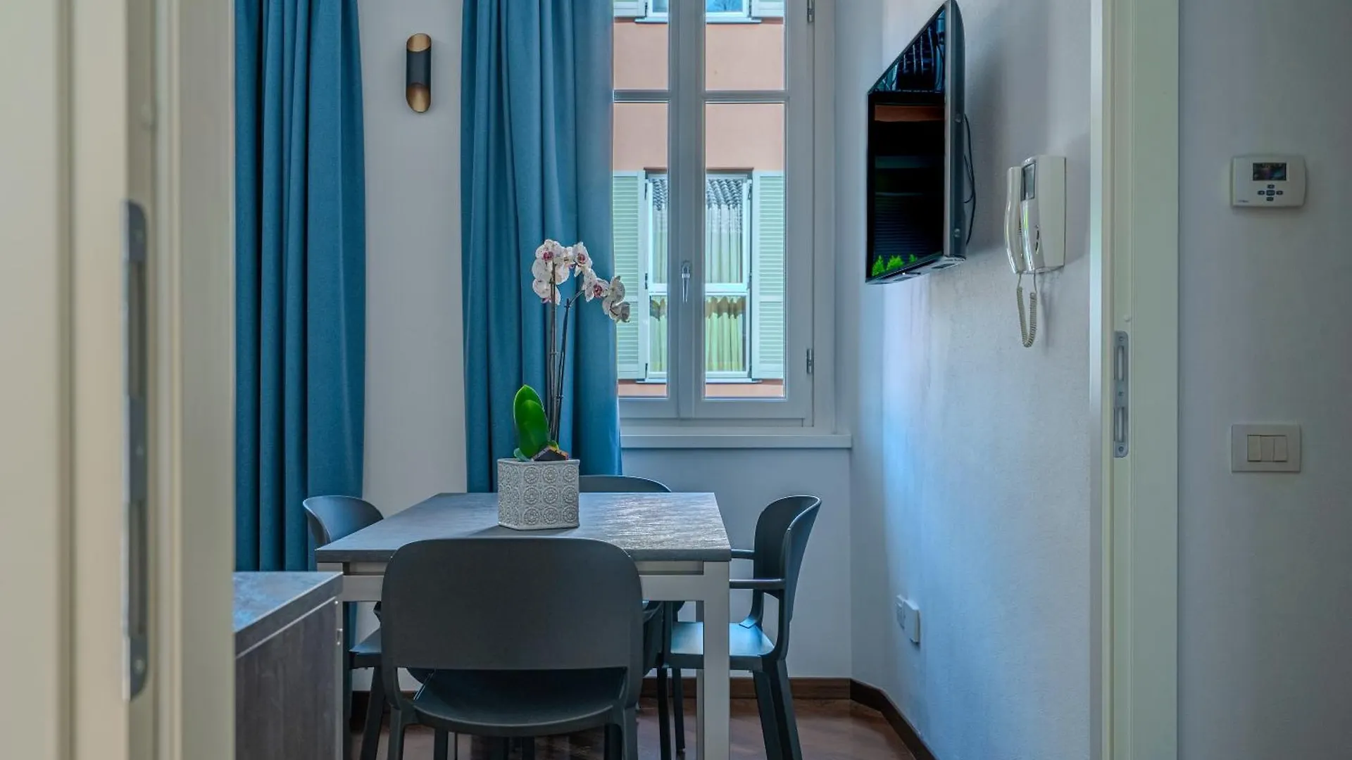 Greenlake Como Apt & Parking 0*,  Italien