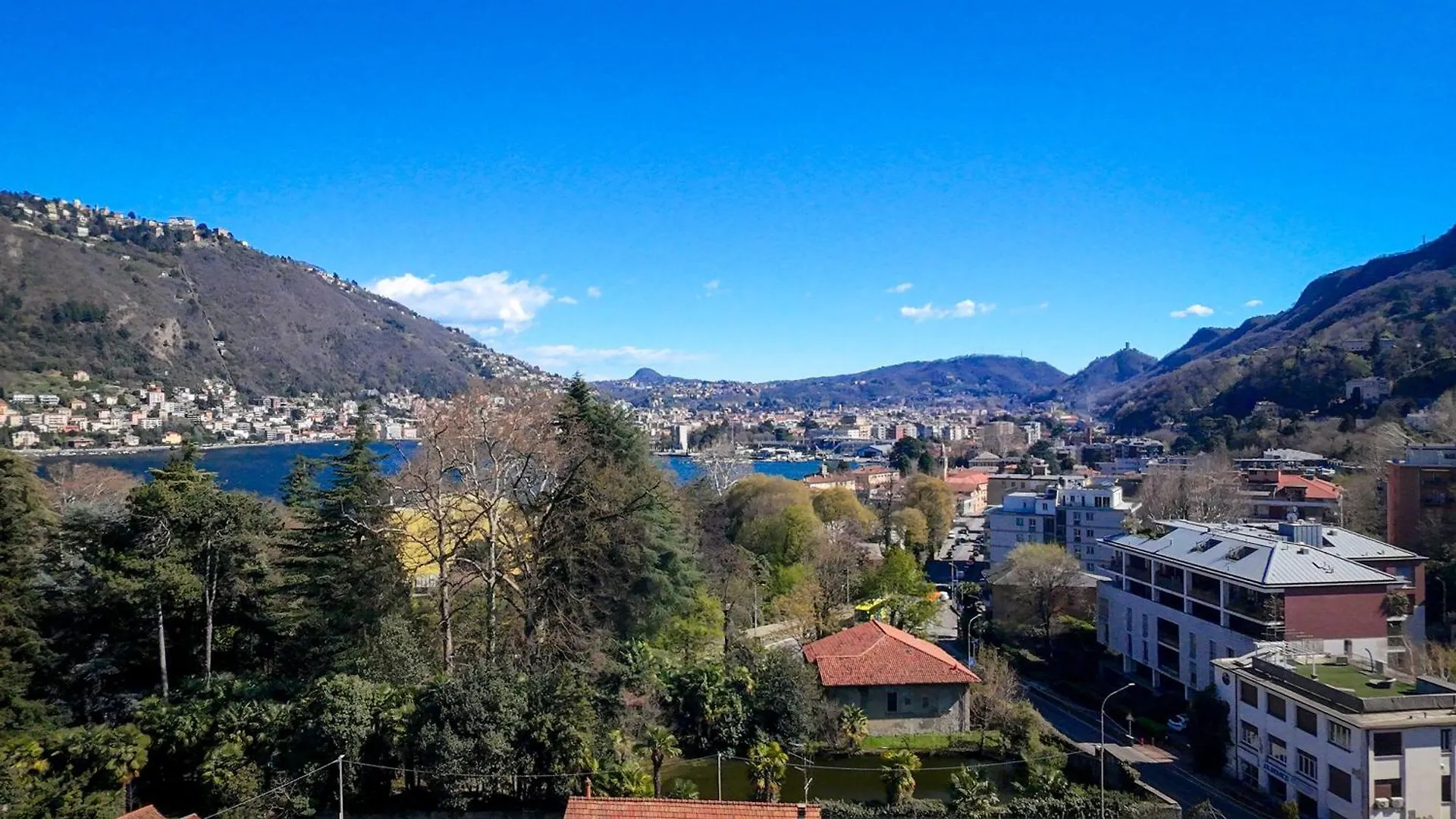 Greenlake Como Apt & Parking Lejlighed